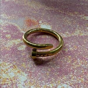 Elegant Gold-Tone Women’s Ring